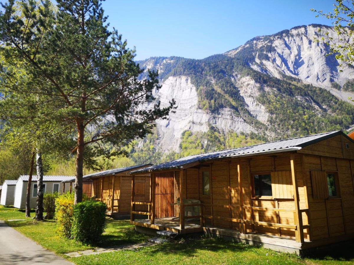 Camping Le Colporteur Ξενοδοχείο Le Bourg-dʼOisans Εξωτερικό φωτογραφία