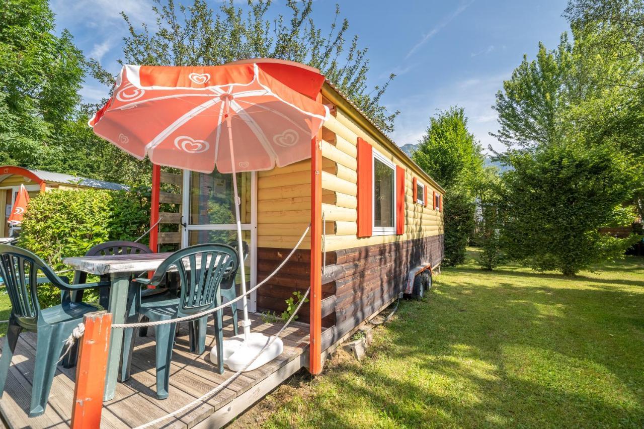 Camping Le Colporteur Ξενοδοχείο Le Bourg-dʼOisans Εξωτερικό φωτογραφία