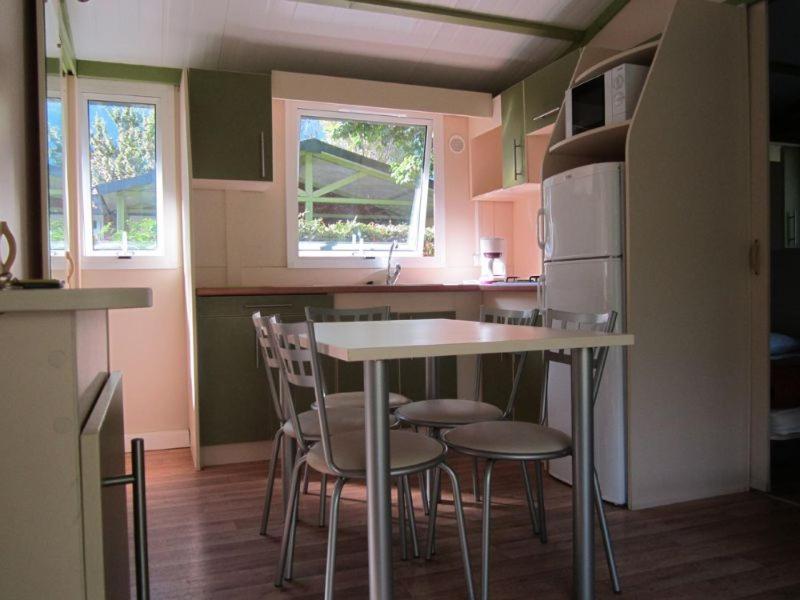 Camping Le Colporteur Ξενοδοχείο Le Bourg-dʼOisans Εξωτερικό φωτογραφία