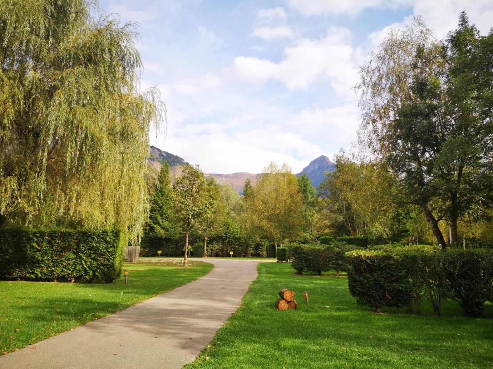 Camping Le Colporteur Ξενοδοχείο Le Bourg-dʼOisans Εξωτερικό φωτογραφία