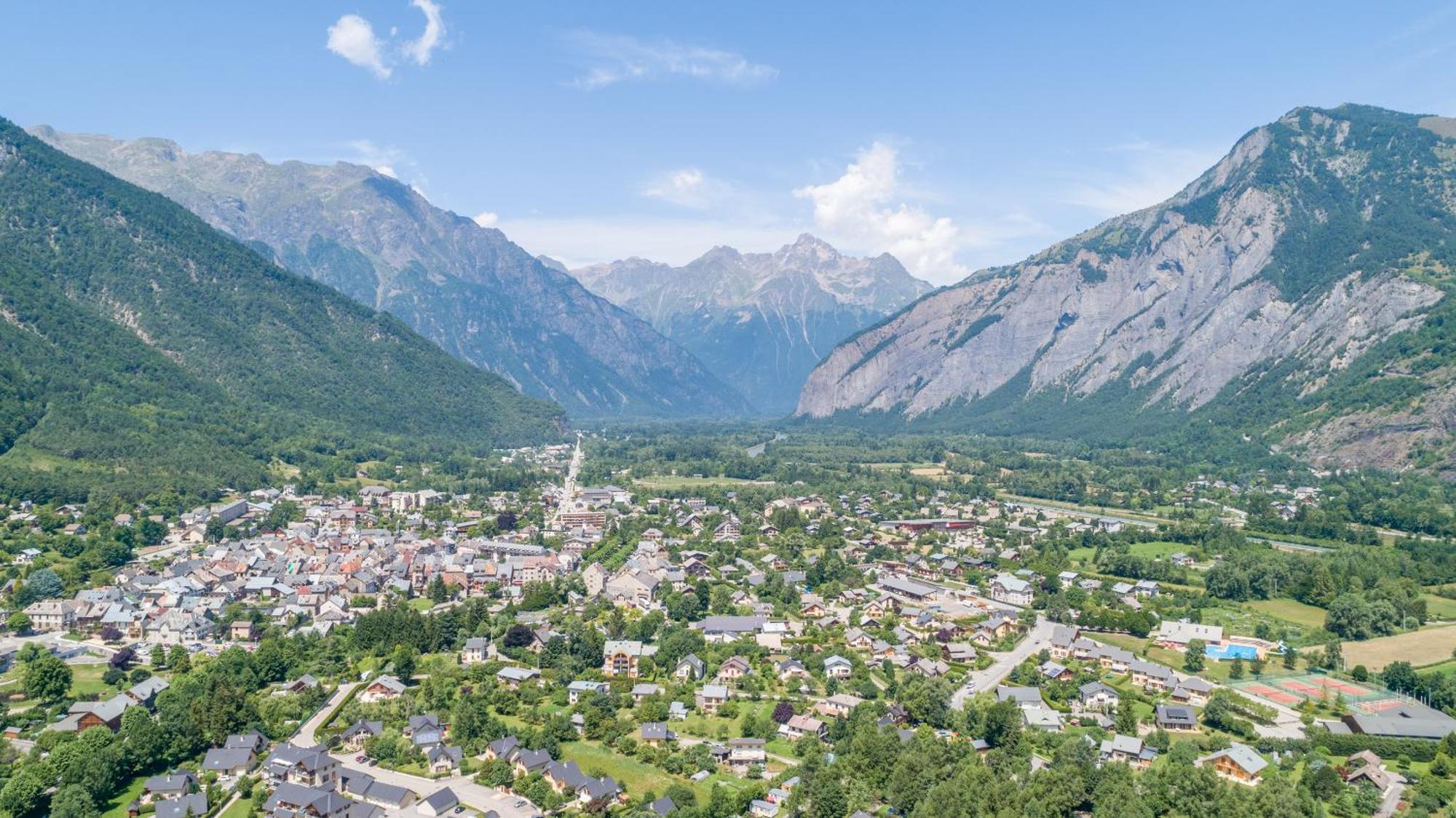 Camping Le Colporteur Ξενοδοχείο Le Bourg-dʼOisans Εξωτερικό φωτογραφία