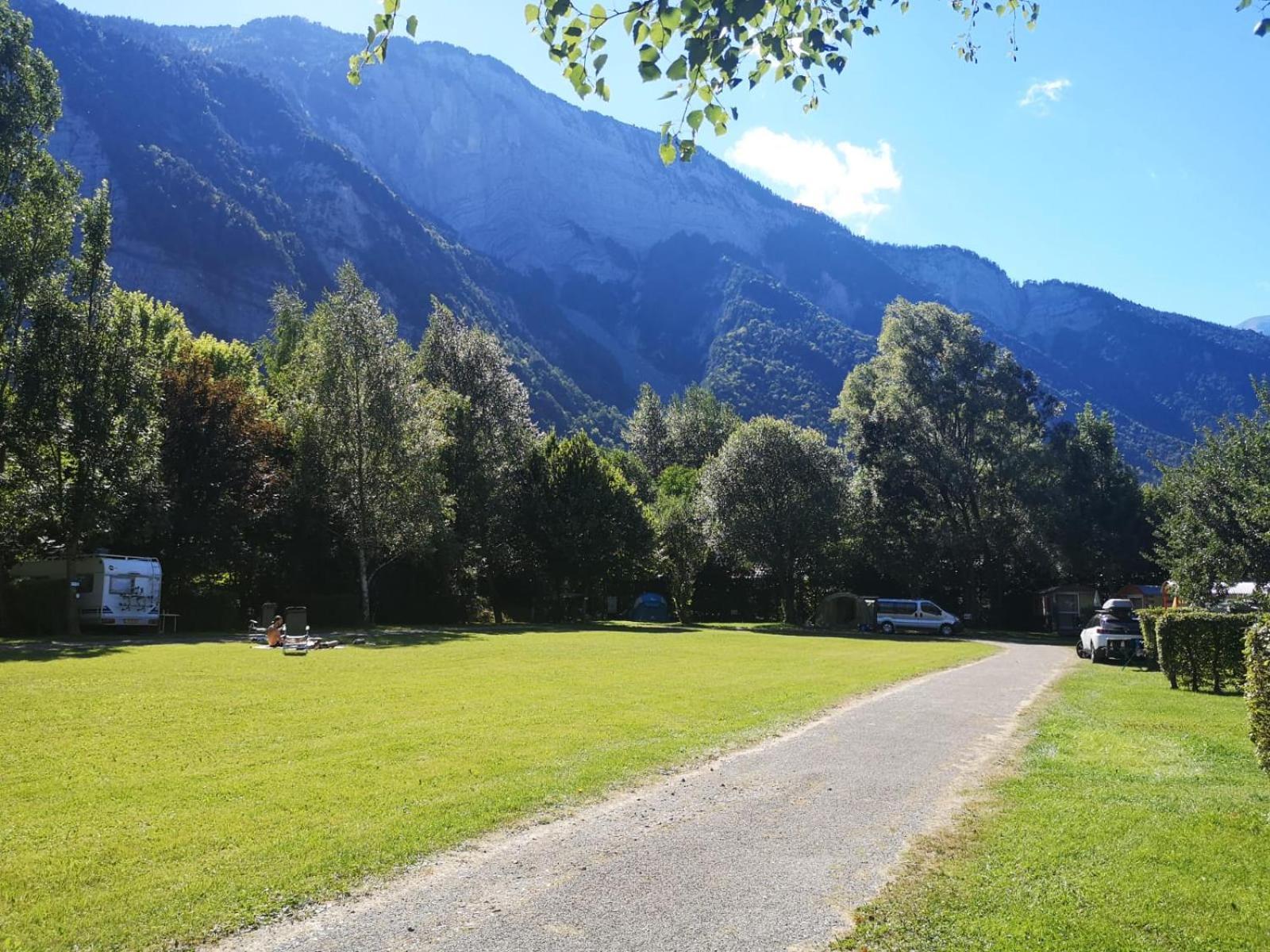 Camping Le Colporteur Ξενοδοχείο Le Bourg-dʼOisans Εξωτερικό φωτογραφία
