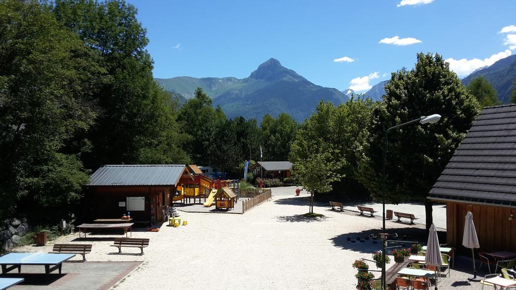 Camping Le Colporteur Ξενοδοχείο Le Bourg-dʼOisans Εξωτερικό φωτογραφία