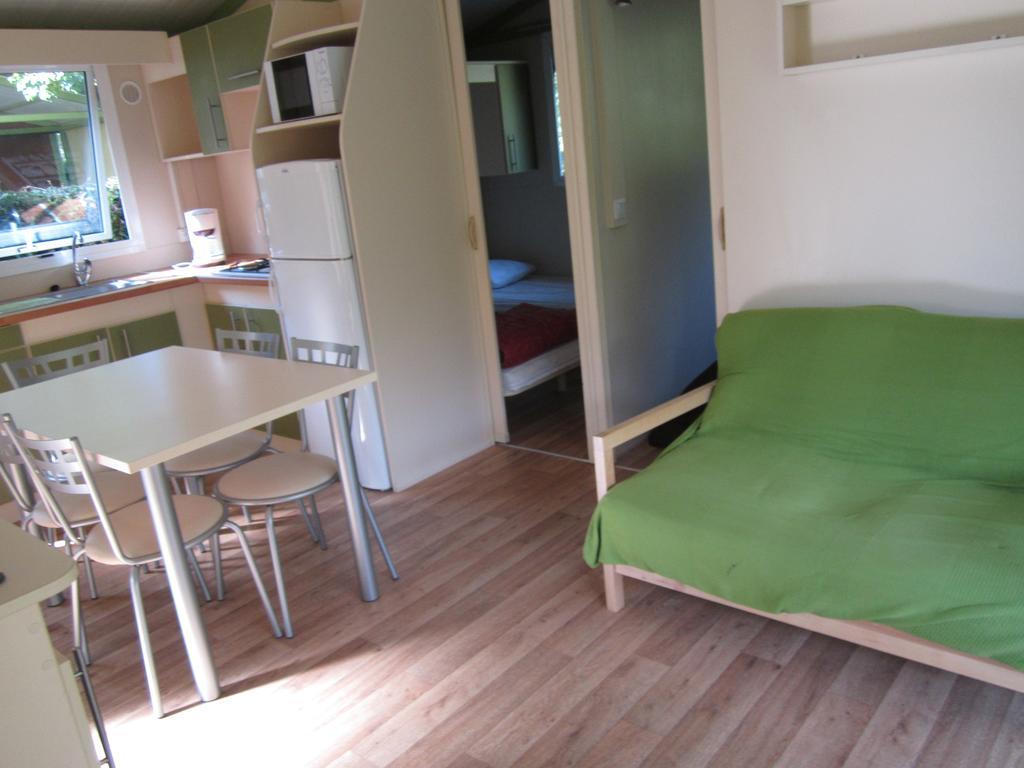 Camping Le Colporteur Ξενοδοχείο Le Bourg-dʼOisans Εξωτερικό φωτογραφία