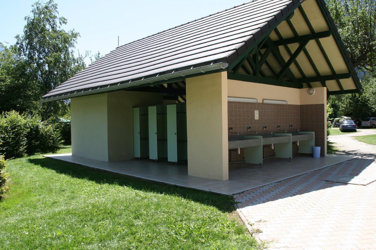 Camping Le Colporteur Ξενοδοχείο Le Bourg-dʼOisans Εξωτερικό φωτογραφία