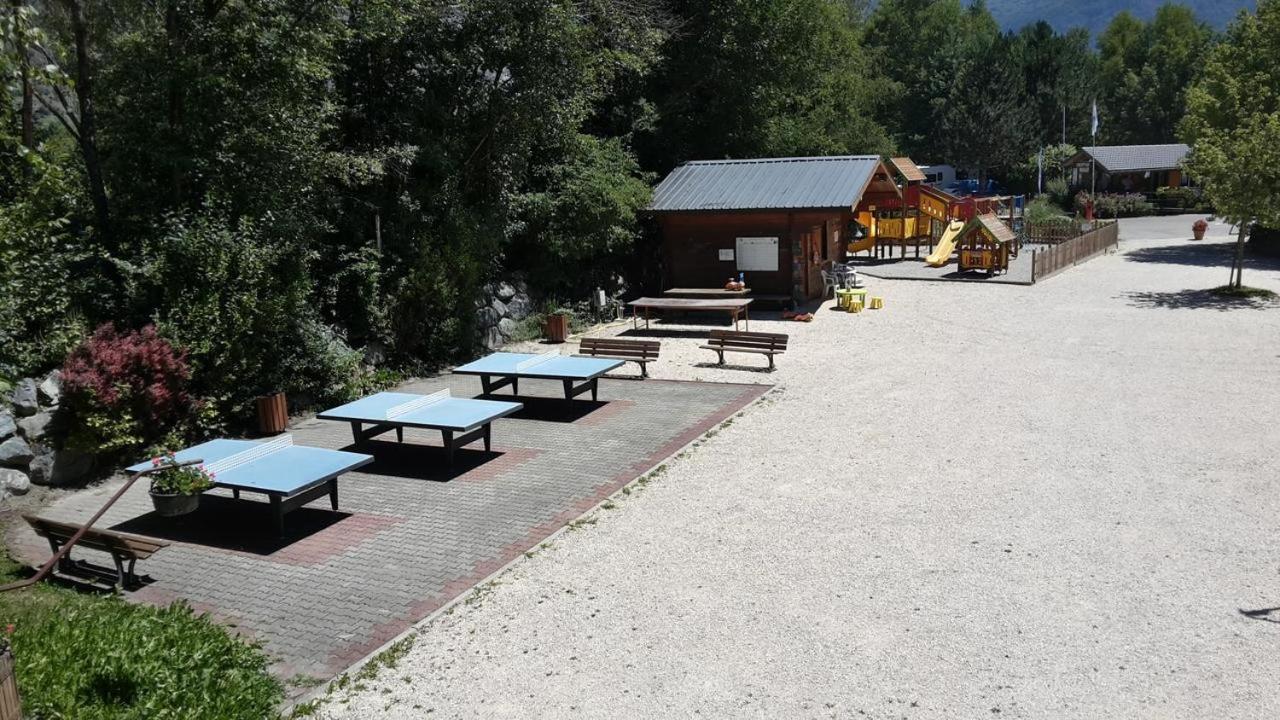 Camping Le Colporteur Ξενοδοχείο Le Bourg-dʼOisans Εξωτερικό φωτογραφία